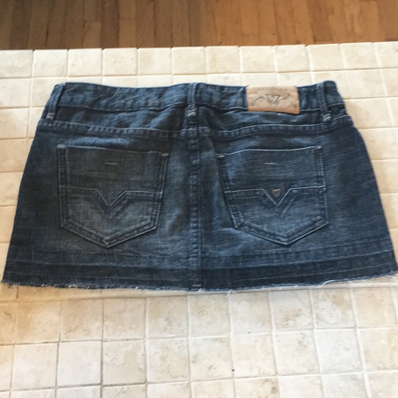 Guess denim skirt.. Size 28 - Picture 2 of 2